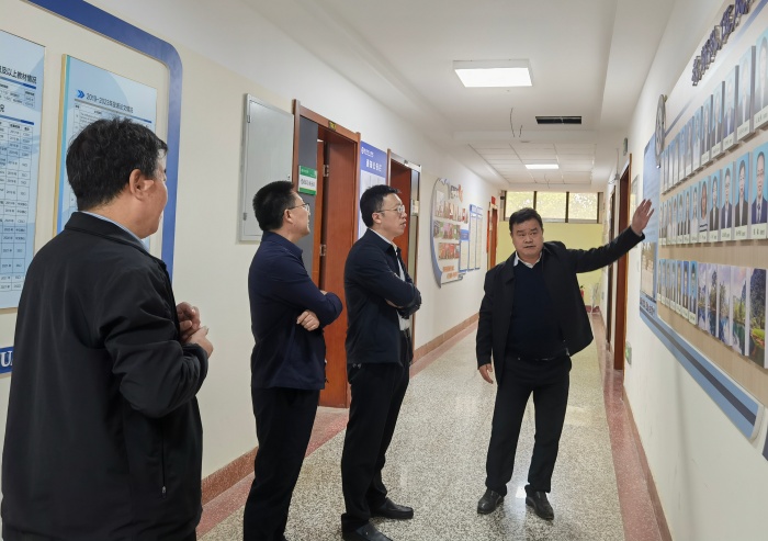 副校长张宏鸣来院调研指导工作