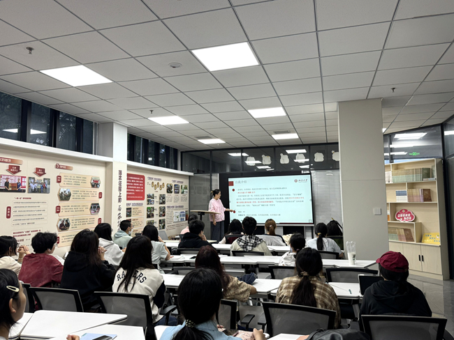 “一站式”学生社区里的青春主讲人开讲啦