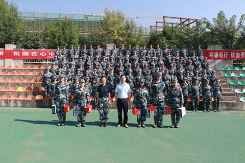 b0154eee05bd47ea9d509872080168b0.jpg 系领导慰问合照_副本.jpg