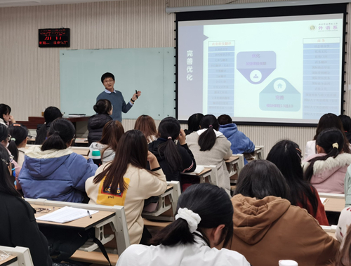 321aacb6af0c4c80a7085108aaad97db.jpg 老师讲述专业方向_副本.jpg