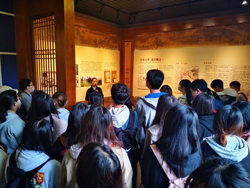 参观张载祠_副本.jpg