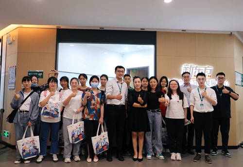 新东方大学生学习与发展中心合影.jpg